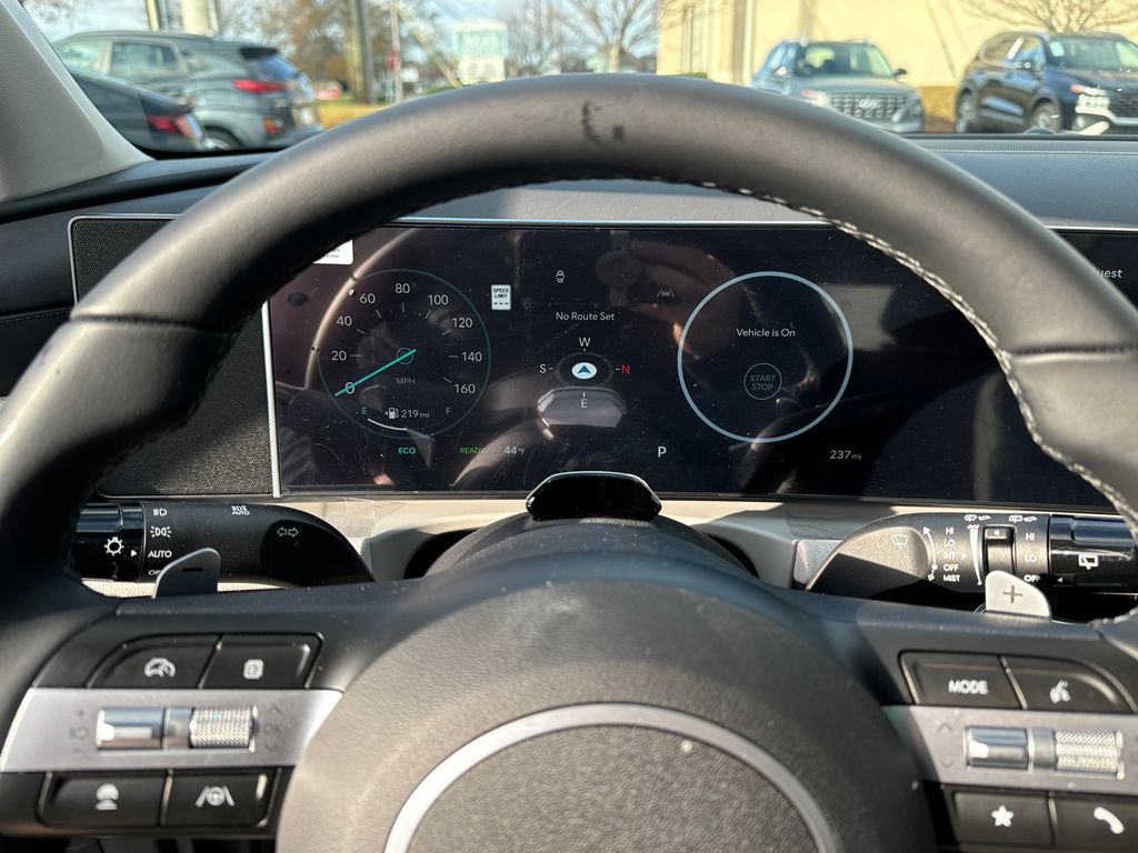 2025 Hyundai Tucson Hybrid SEL Convenience photo 18