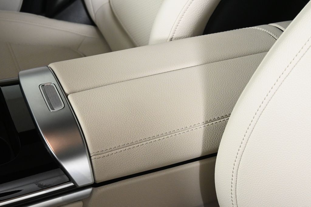 Thumbnail: 2026 Mercedes-Benz GLC - 24