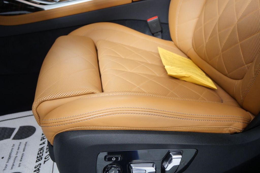 Thumbnail: 2023 BMW X7 - 10