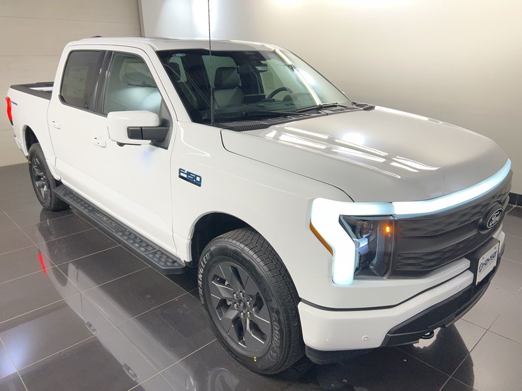 2025 Ford F-150 Lightning Lariat