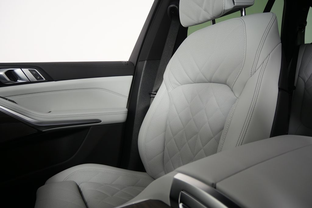 Thumbnail: 2026 BMW X5 - 19