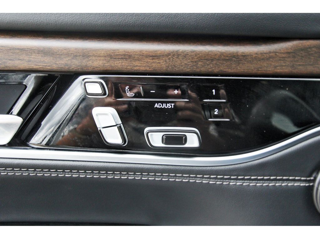 2023 Jeep Grand Wagoneer Base White at River Oaks CDJR