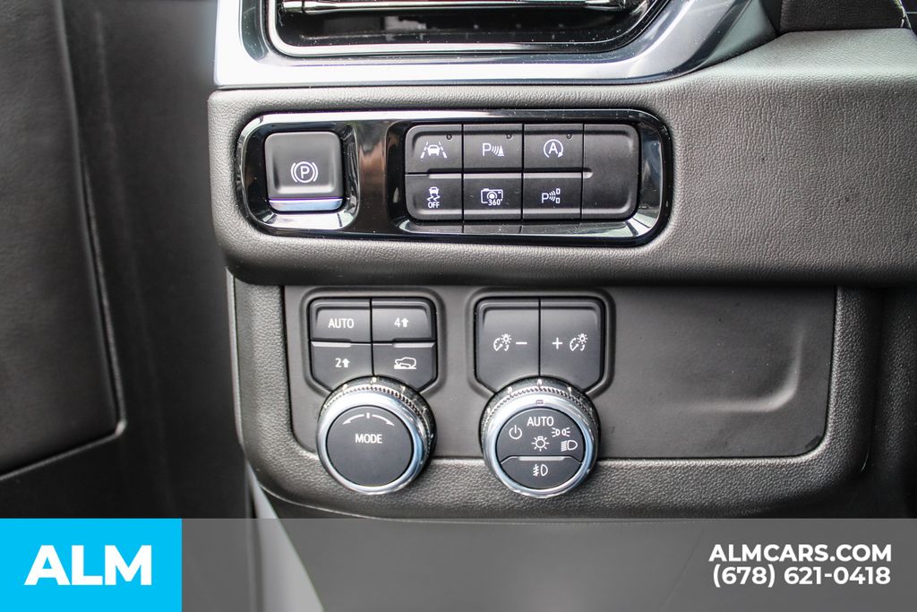 Used 2025 White GMC Denali image 32