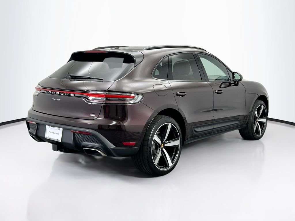 Thumbnail: 2026 Porsche Macan - 7