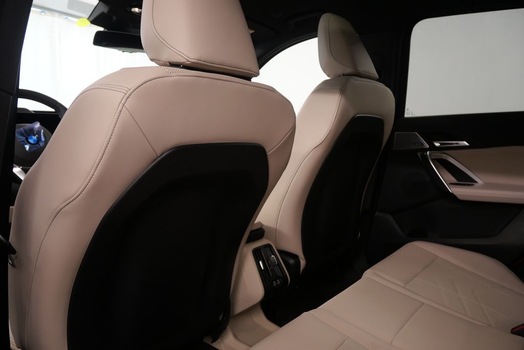 2025 BMW X1 xDrive28i 18