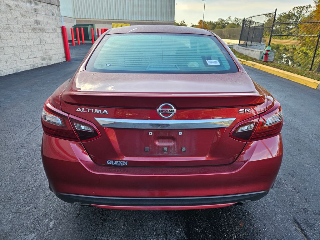 2017 Nissan Altima SR 4