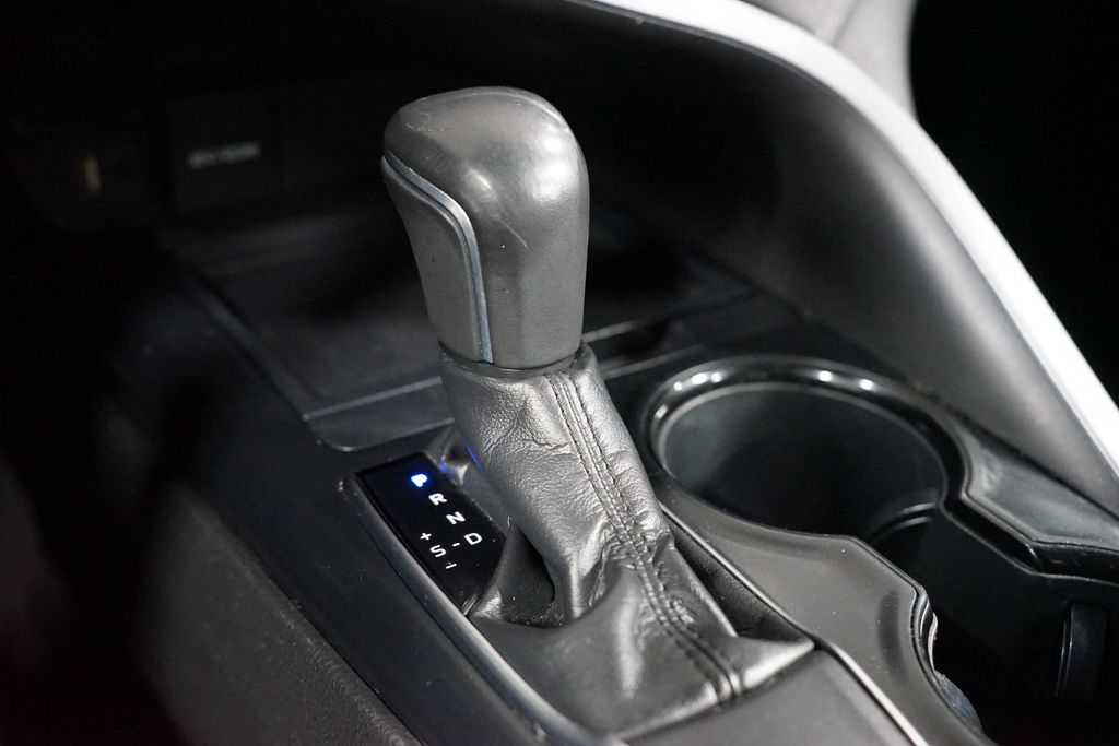 Thumbnail: 2018 Toyota Camry - 21