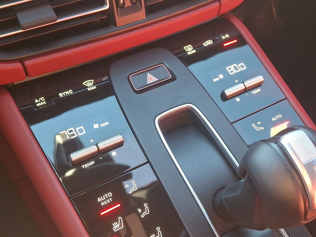 Thumbnail: 2024 Porsche Macan - 17