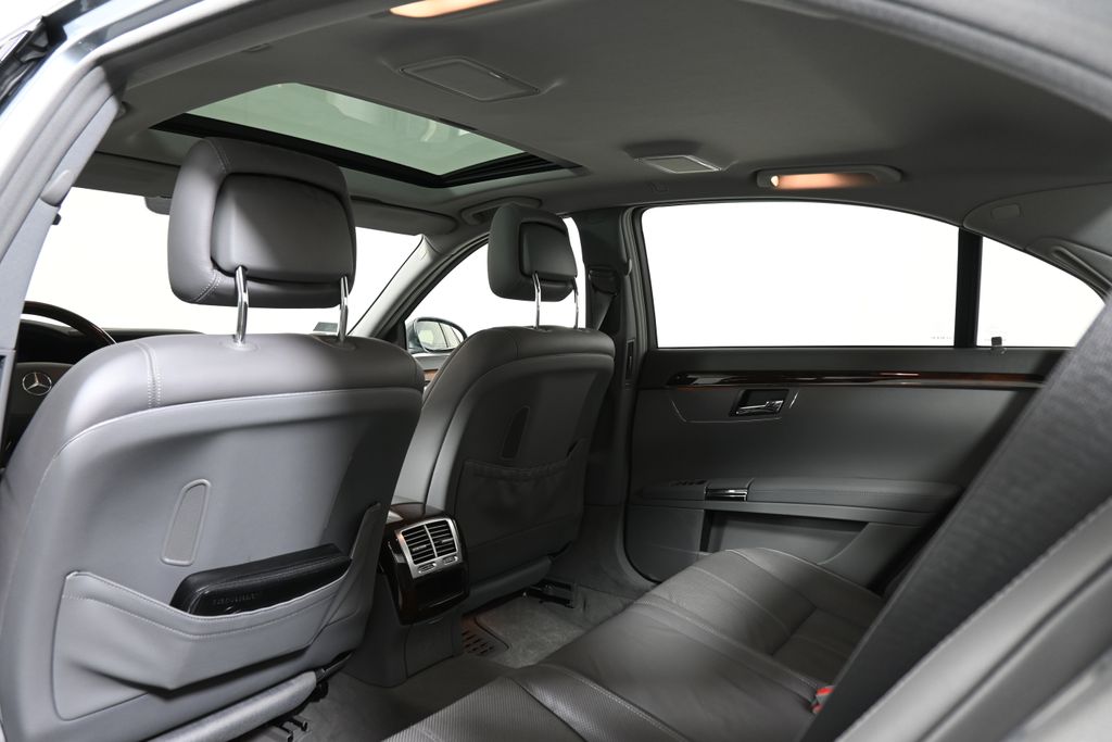Thumbnail: 2008 Mercedes-Benz S-Class - 6