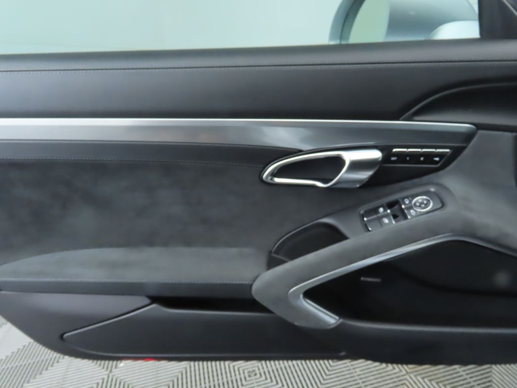 Thumbnail: 2016 Porsche Cayman - 23