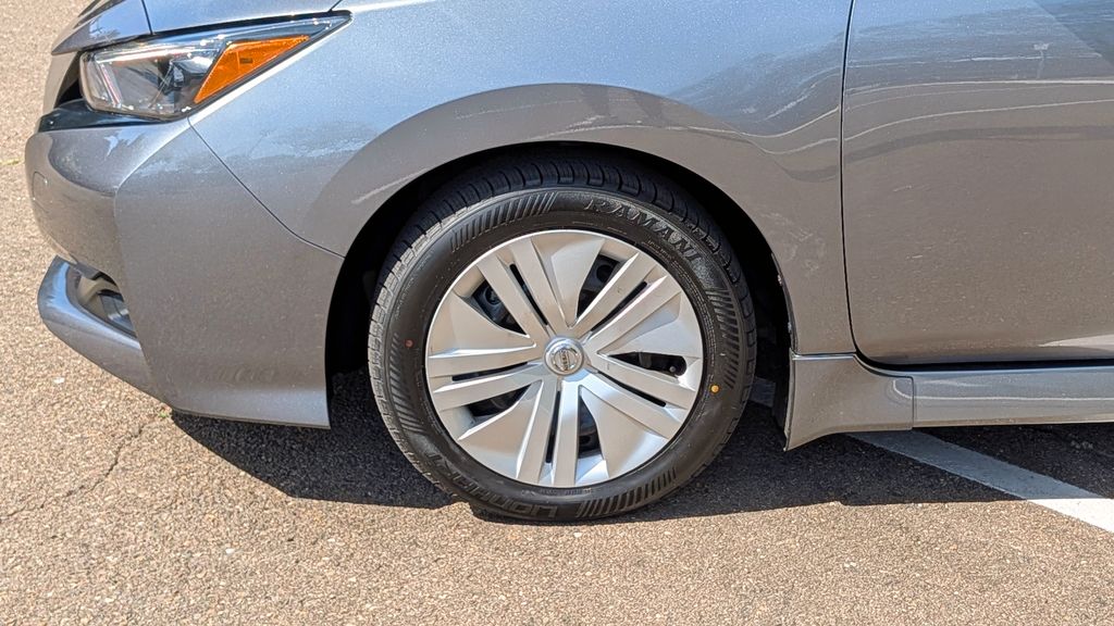 Used 2022 Nissan Leaf S 4D Hatchback