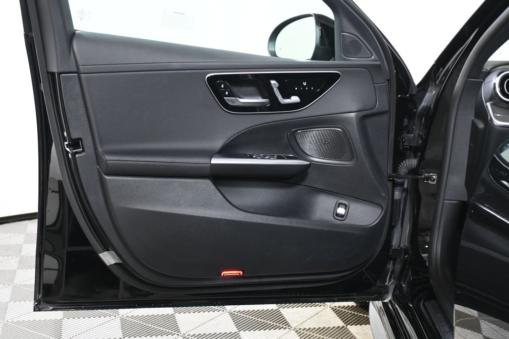 Thumbnail: 2025 Mercedes-Benz C-Class - 27