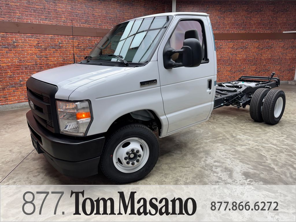 Oxford White 2027 Ford E-Series Chassis Pickup Truck Rear-Wheel Drive 6-Speed Automatic Overdrive