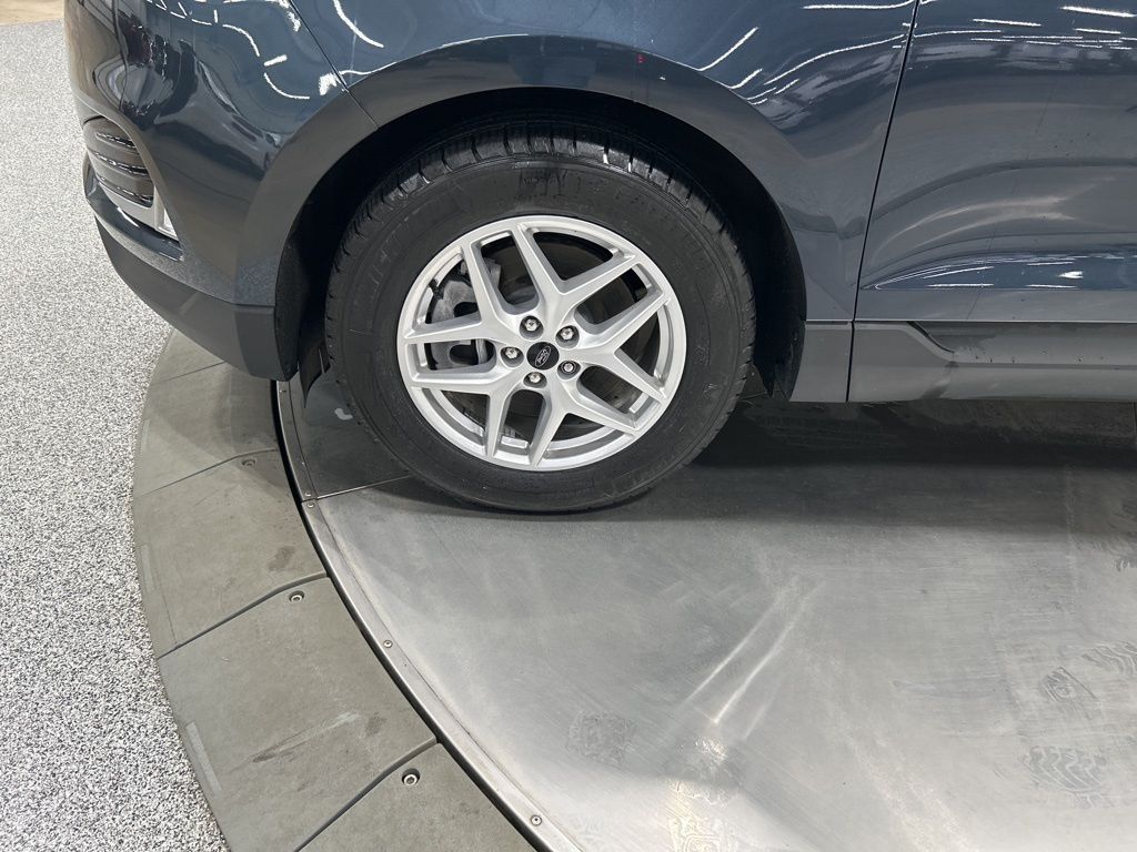 used 2024 Ford Edge car, priced at $29,949