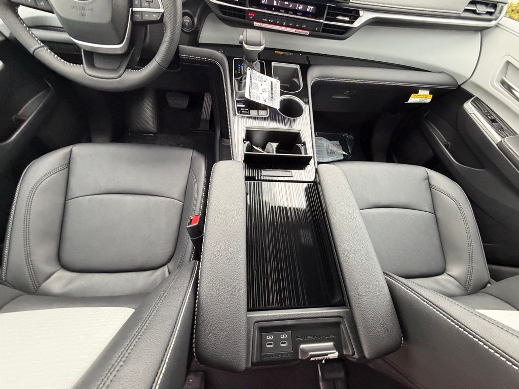 Thumbnail: 2026 Toyota Sienna - 16