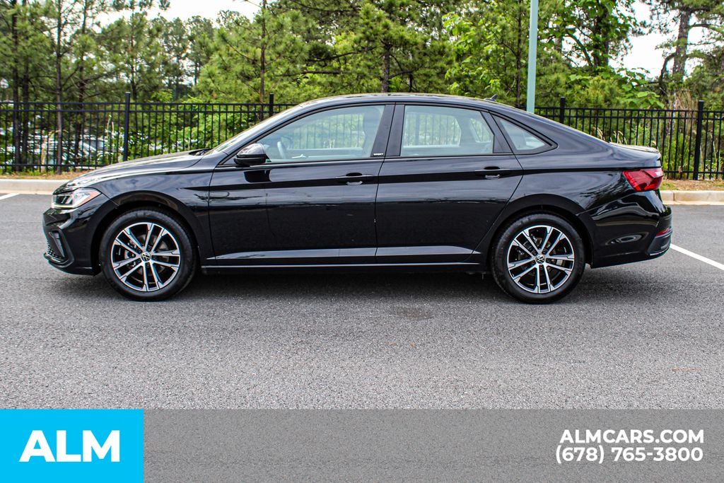 Used 2025 Black Volkswagen 1.5T Sport image 6