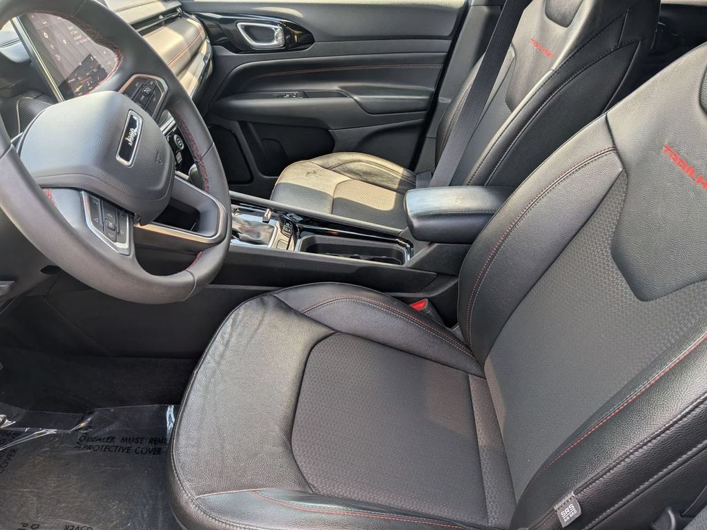 2025 Jeep Compass Trailhawk - Photo 12