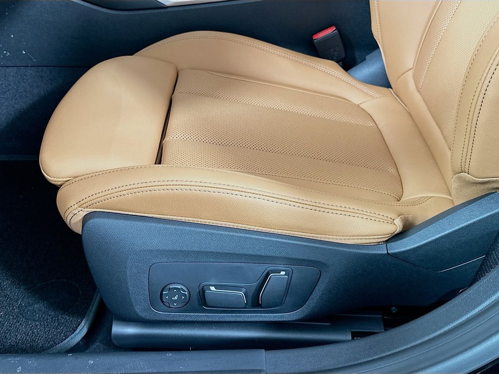 Thumbnail: 2026 BMW i4 - 21