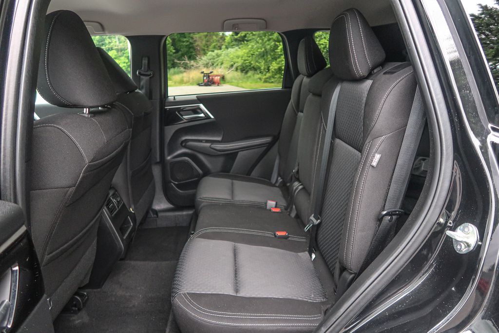 2024 Mitsubishi Outlander ES 2.5 S-AWC