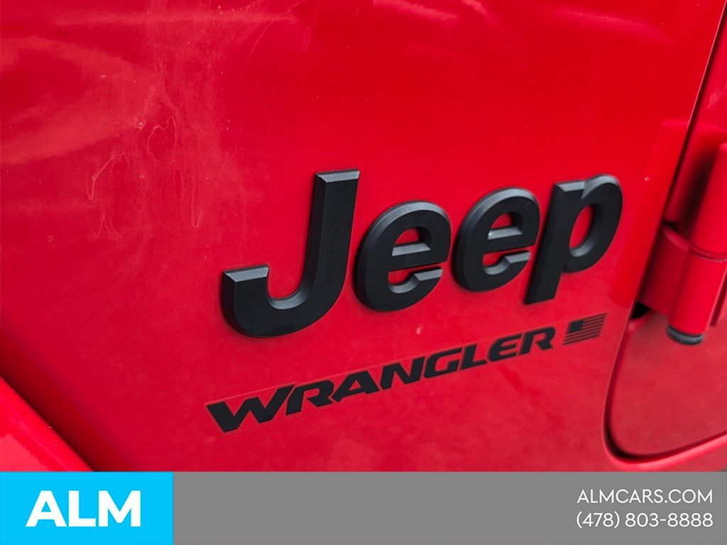 Used 2025 Red Jeep Sahara image 4