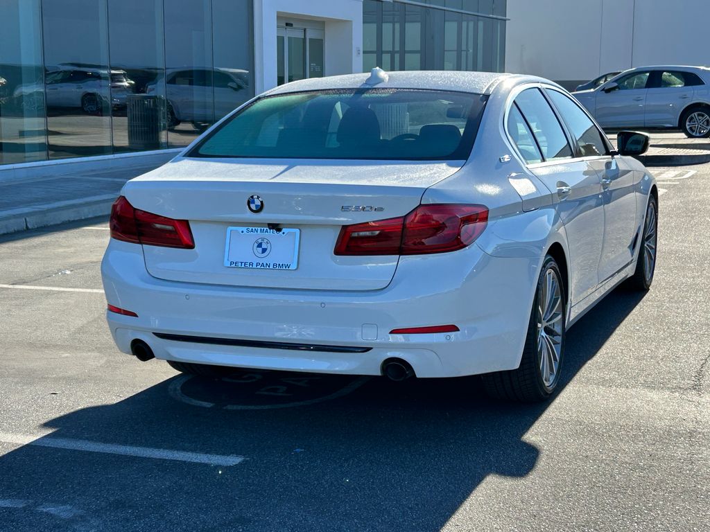 Thumbnail: 2018 BMW 5 Series - 5