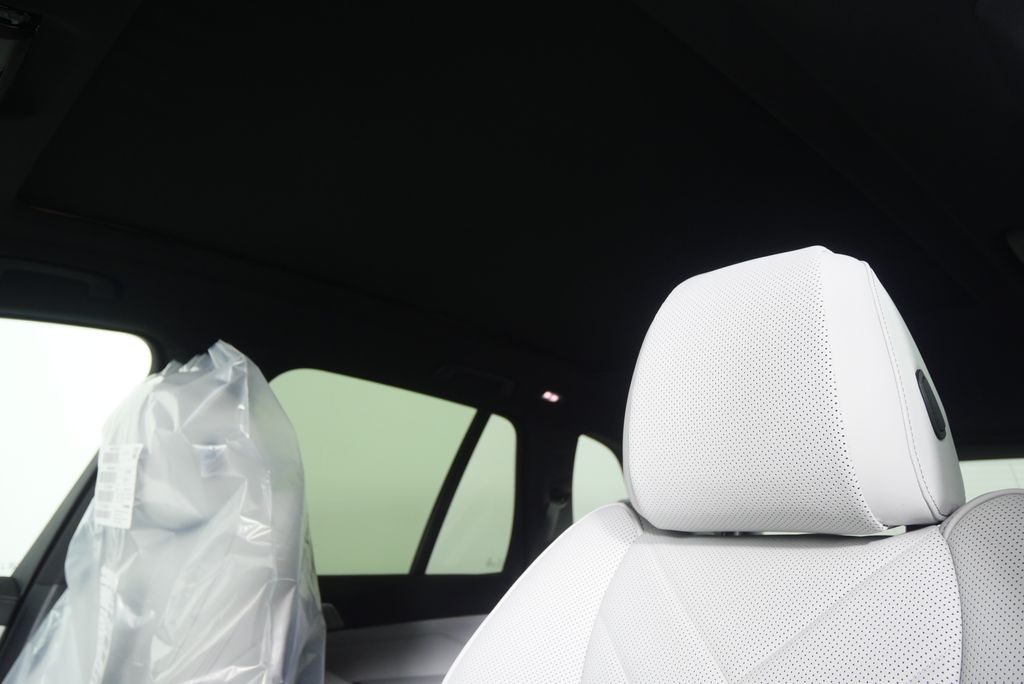 Thumbnail: 2026 BMW X5 - 11