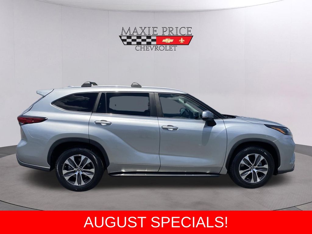 Used 2023 Toyota Highlander SUV