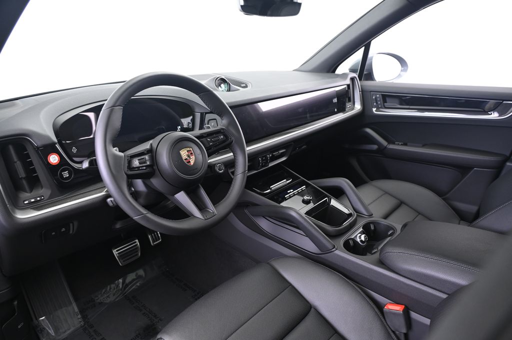 Thumbnail: 2025 Porsche Cayenne - 4