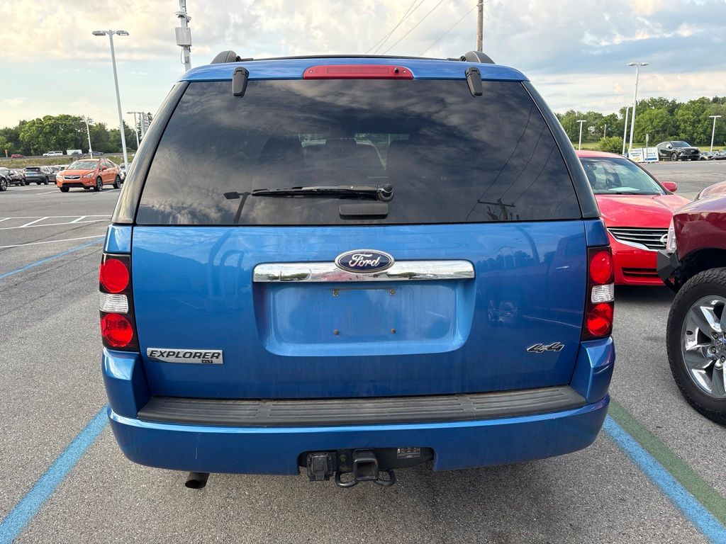 2010 Ford Explorer — photo 10