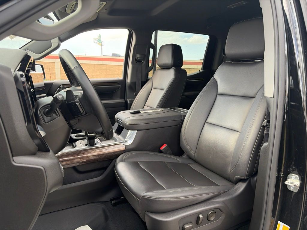 Used 2026 Black Chevrolet LT image 18