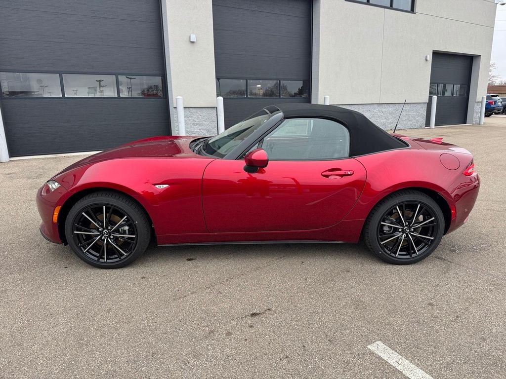 New 2026 Mazda MX-5 Miata Grand Touring 2D Convertible in
