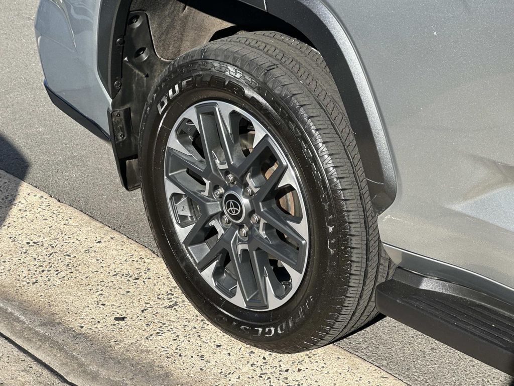 Thumbnail: 2023 Toyota Sequoia - 17