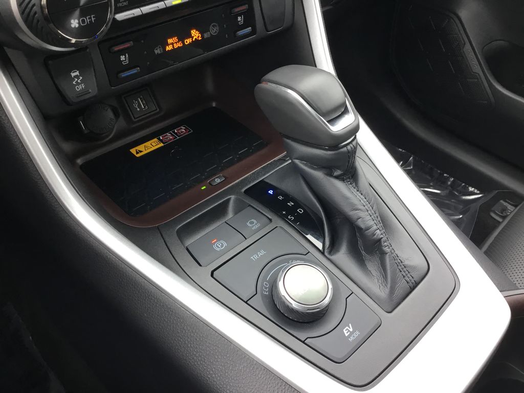 Thumbnail: 2024 Toyota RAV4 - 25