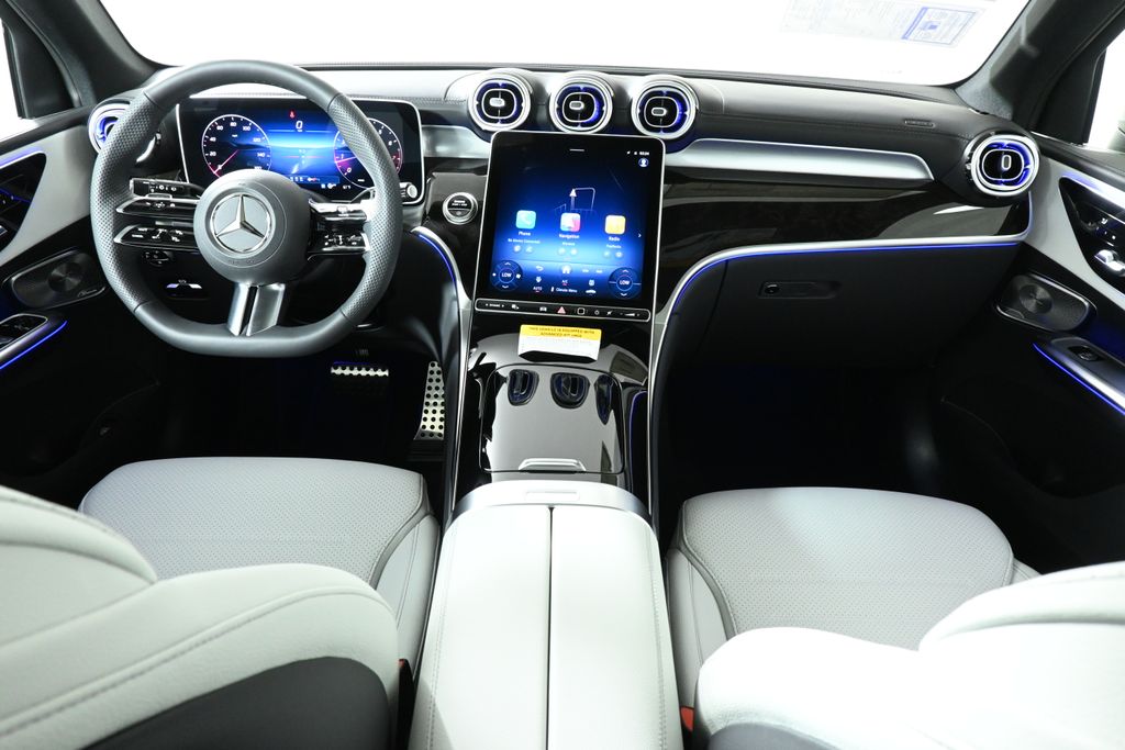 2025 Mercedes-Benz GLC 300 4