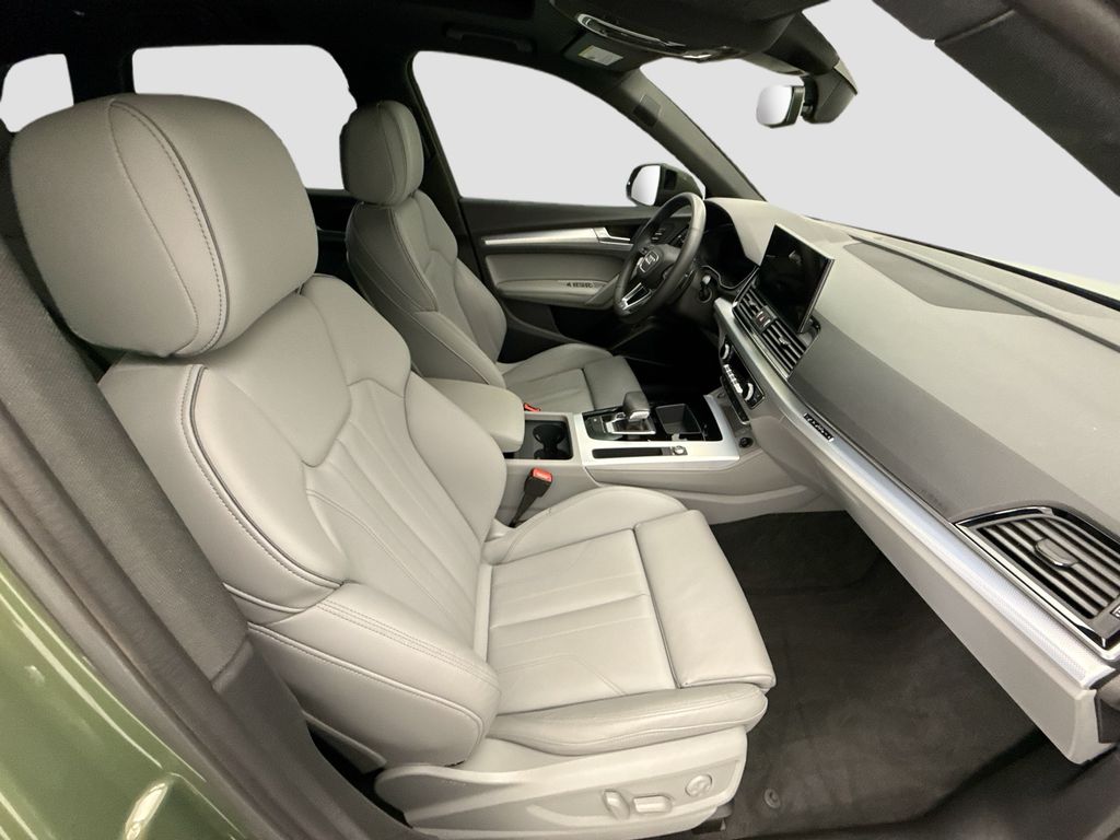 Thumbnail: 2024 Audi Q5 - 18