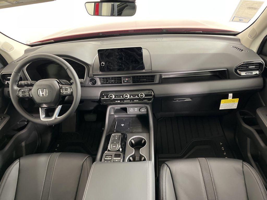2025 Honda Pilot Touring 17
