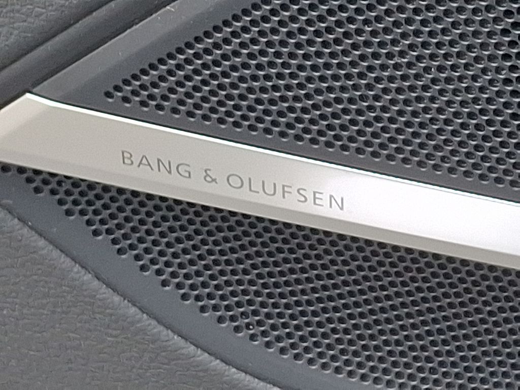 Thumbnail: 2022 Audi S8 - 25