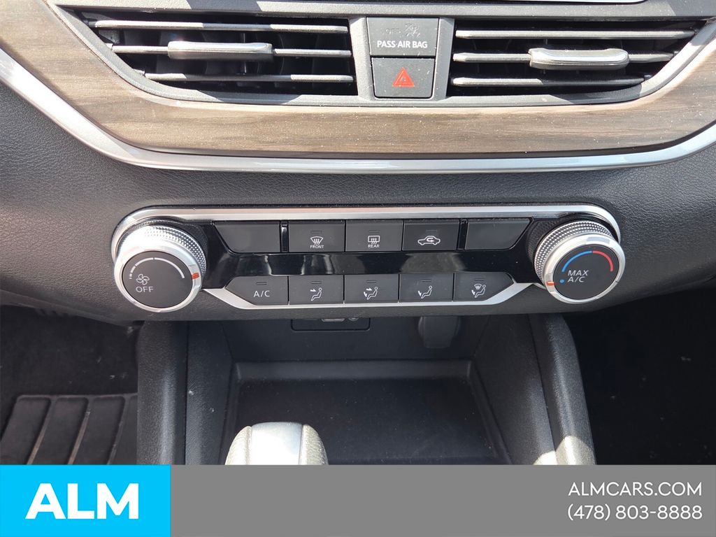 Used 2025 White Nissan 2.5 SV image 23