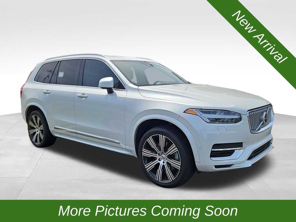 Crystal White Metallic 2023 Volvo XC90 Recharge T8 Ultimate Bright Theme 7-Passenger eAWD SUV / Crossover All-Wheel Drive Automatic
