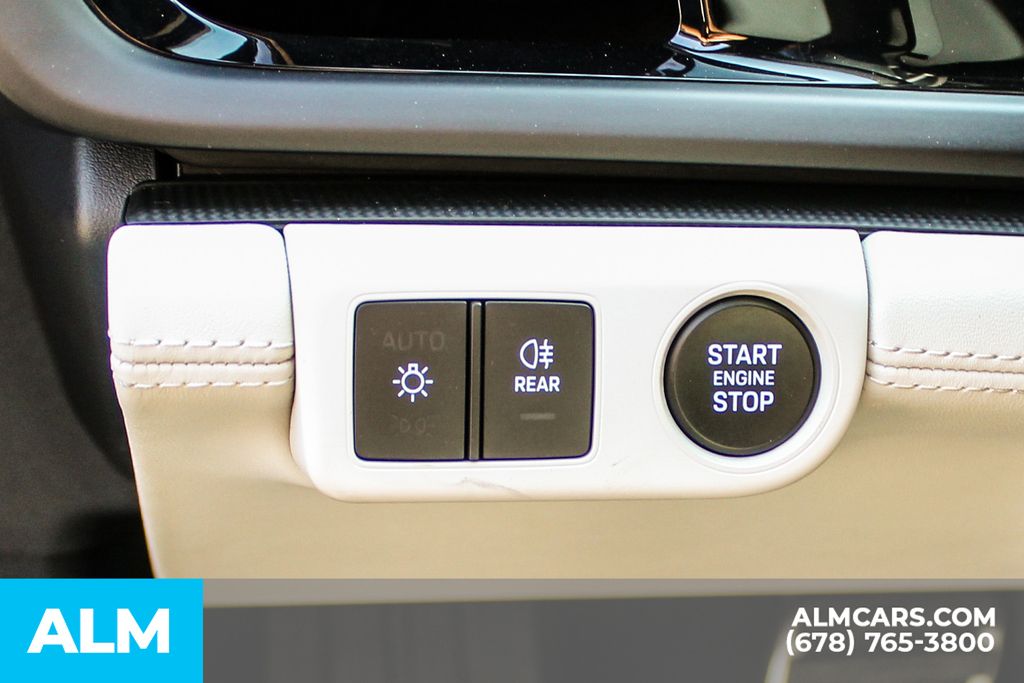Used 2024 White Porsche 4 image 30