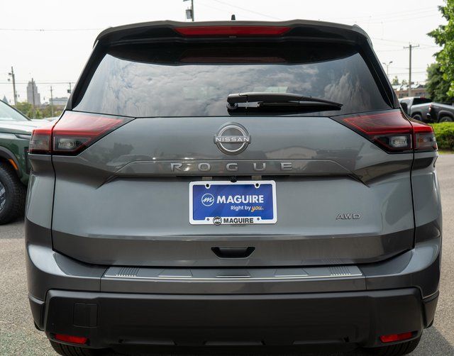 2026 Nissan Rogue SV - 4