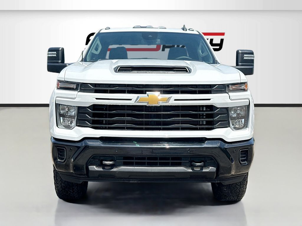Used 2025 White Chevrolet Custom image 2