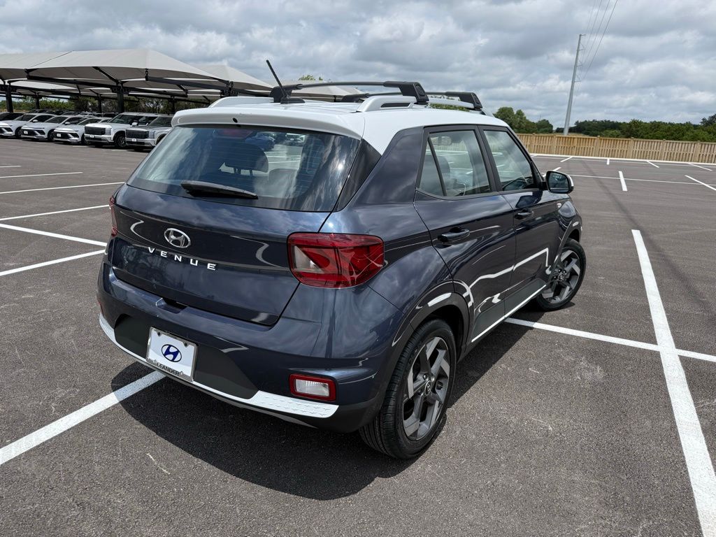 Thumbnail: 2023 Hyundai Venue - 5