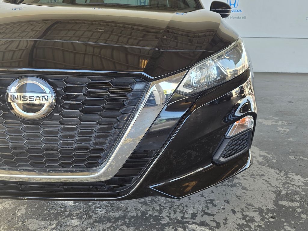 Thumbnail: 2019 Nissan Altima - 25