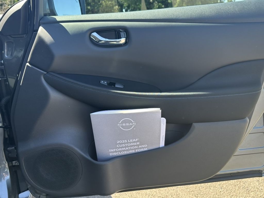 2025 Nissan Leaf SV Plus