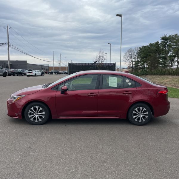 2022 Toyota Corolla Hybrid LE 4