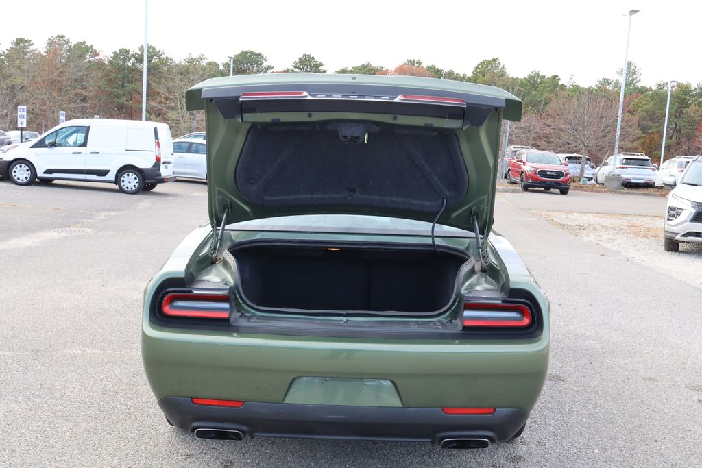 2022 Dodge Challenger R/T 8