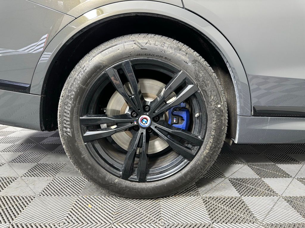 Thumbnail: 2023 BMW X7 - 12