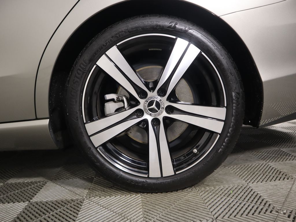 Thumbnail: 2022 Mercedes-Benz C-Class - 32