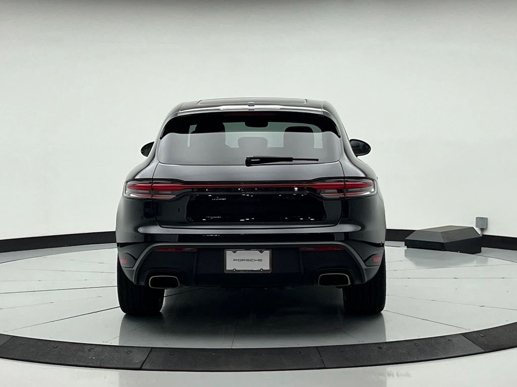 Thumbnail: 2023 Porsche Macan - 8